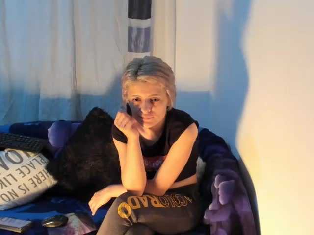 Live sex webcam photo for EllaRose29 #240948538