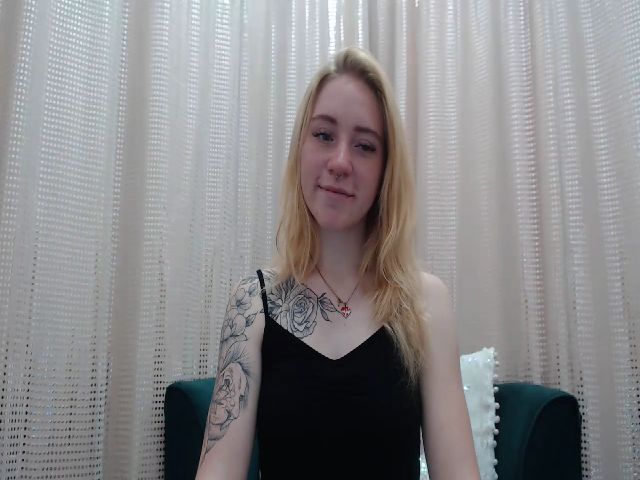 Live sex webcam photo for RedBerryy #259725177