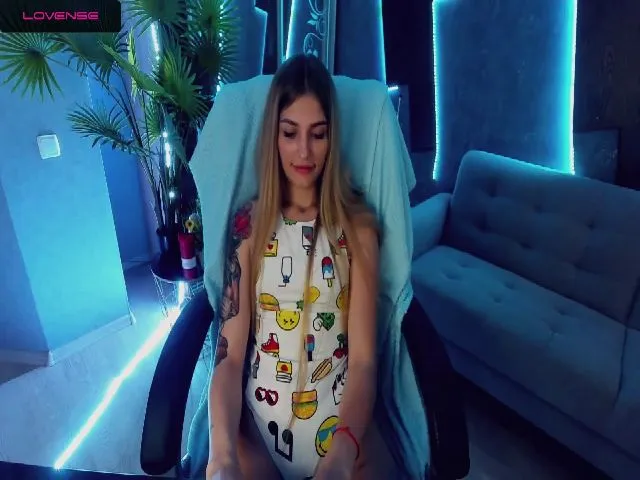 Live sex webcam photo for Adelina___ #253999138