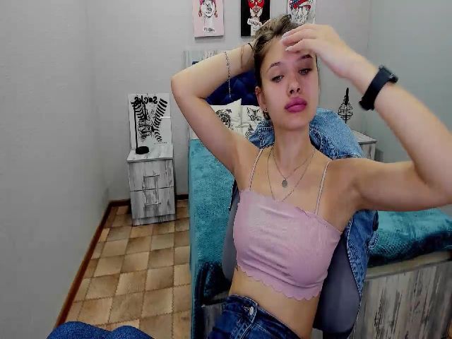 Live sex webcam photo for MarionMelody #257347382