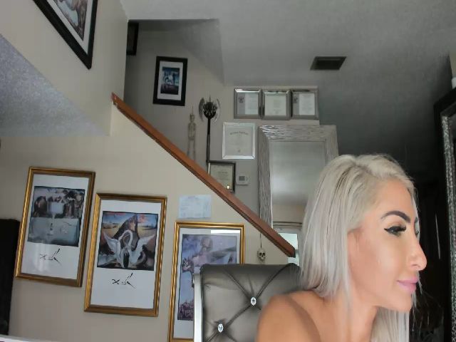 Live sex webcam photo for ADRIANA_FOX #264957360