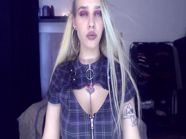 Live sex webcam photo for Miss_Linda_ #287885832