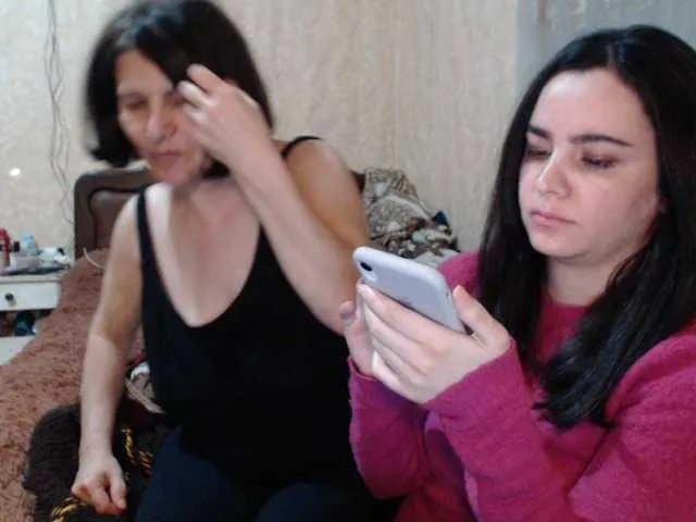 Live sex webcam photo for Katernia48 #241162995