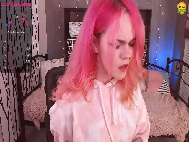 Live sex webcam photo for KerryBlair #260547938