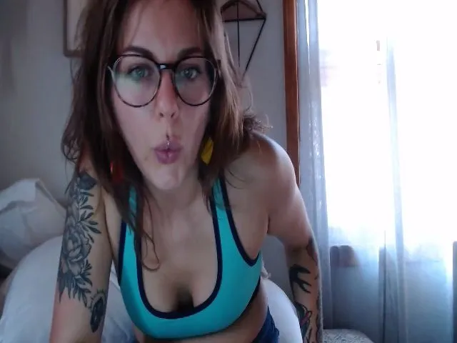 Live sex webcam photo for Lunar_cy_ #254947778
