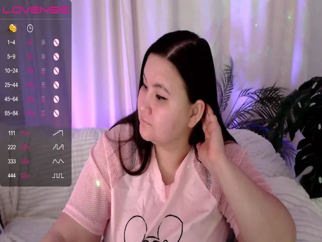 Live sex webcam photo for MinaMosss #253784677