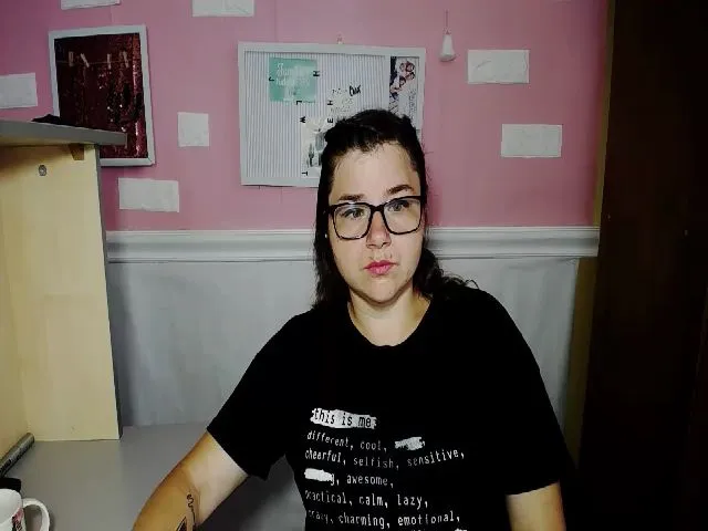 Live sex webcam photo for MonLais #256744502