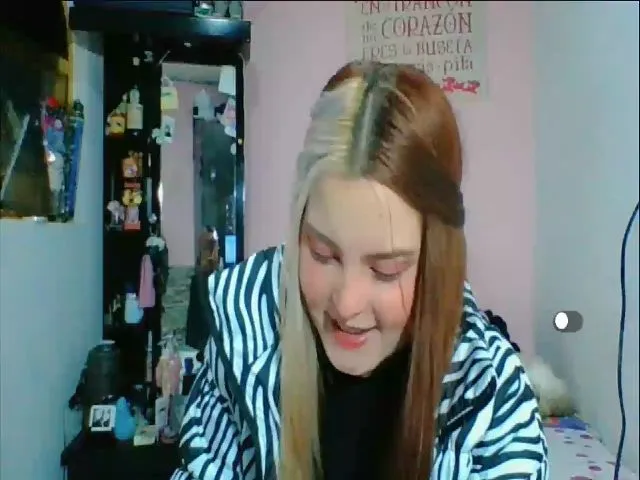 Live sex webcam photo for Amanda_Callum #263956412