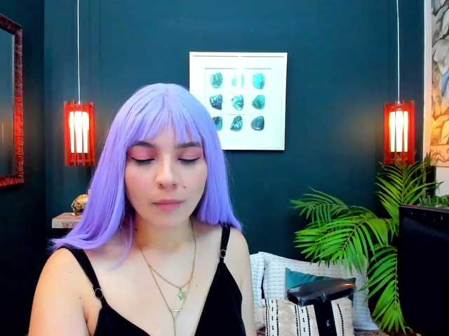 Live sex webcam photo for LeahMaya #241169254