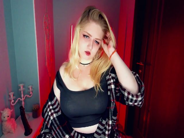 Live sex webcam photo for TinkerrBelll #263889787