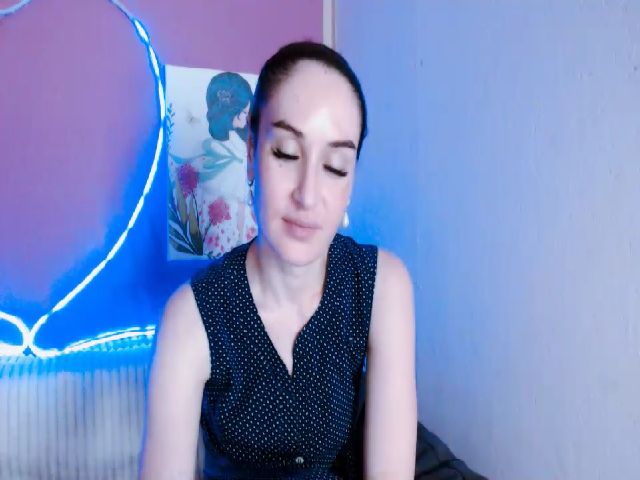 Live sex webcam photo for Lilly_Shine #252794517