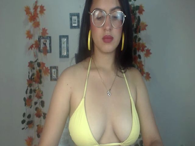 Live sex webcam photo for Selenaburning #264634698