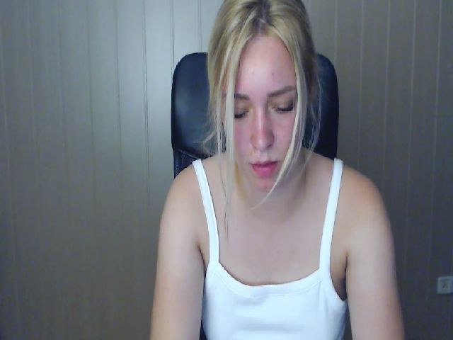 Live sex webcam photo for KetiLove_ #253657635