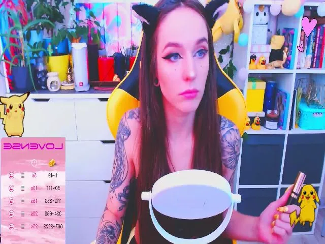 Live sex webcam photo for JinjerMoon #260580552