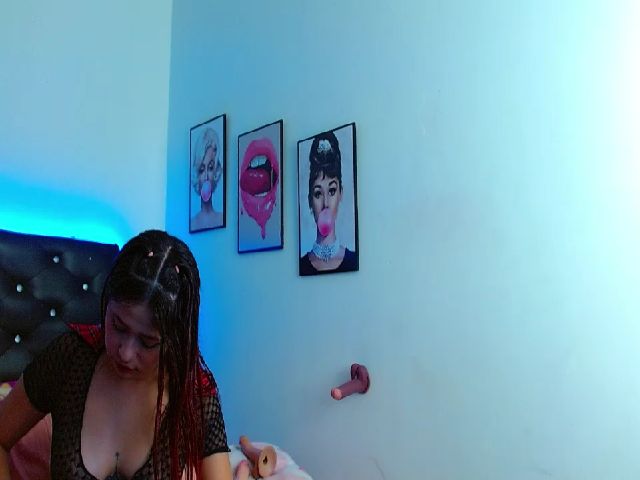 Live sex webcam photo for Miss_caitlyn #257918421