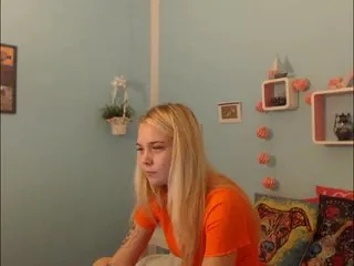 Live sex webcam photo for AnnaHappy18 #240694843