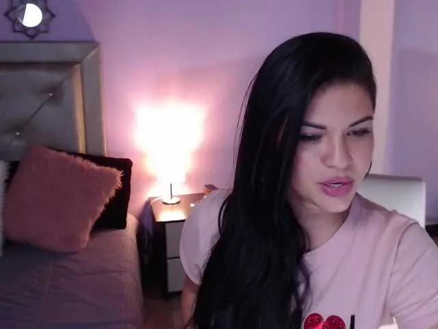 Live sex webcam photo for VeronicaLanz #241397453