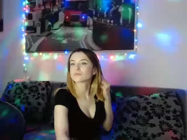 Live sex webcam photo for YoungCrazyHot #240926302