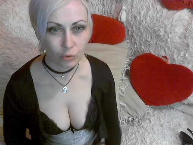 Live sex webcam photo for superstarshin #242032737