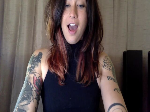 Live sex webcam photo for BillieFox_ #261799427