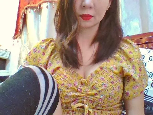 Live sex webcam photo for pornadrianna #255559643