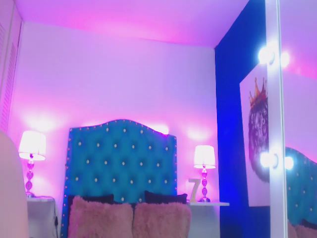 Live sex webcam photo for Georgia_Cox #253410133