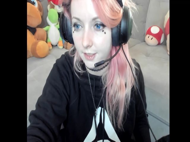 Live sex webcam photo for PrincessBluu #253906288