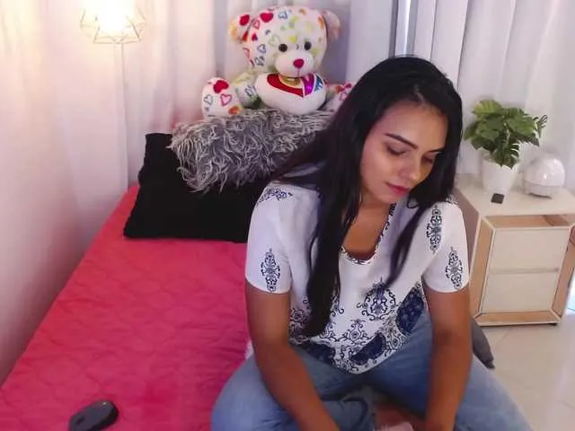 Live sex webcam photo for anthonellahil #247429211
