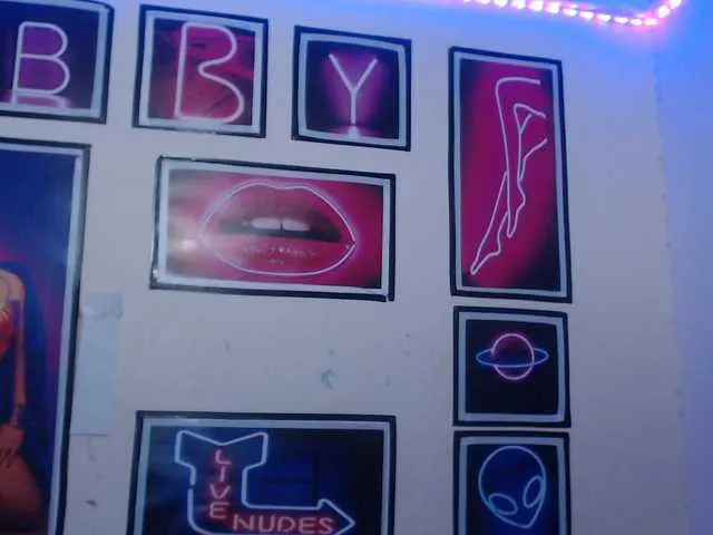 Live sex webcam photo for ShanellMoore #242474681