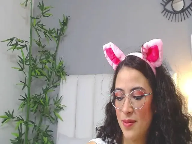 Live sex webcam photo for April_f #256828291