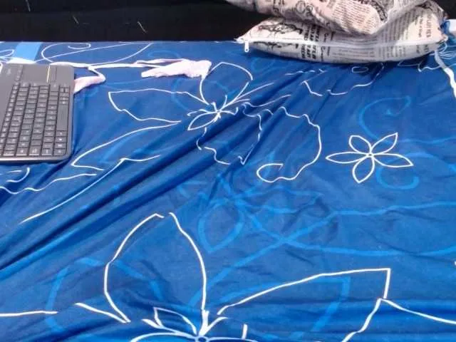 Live sex webcam photo for adri14-1 #250690981