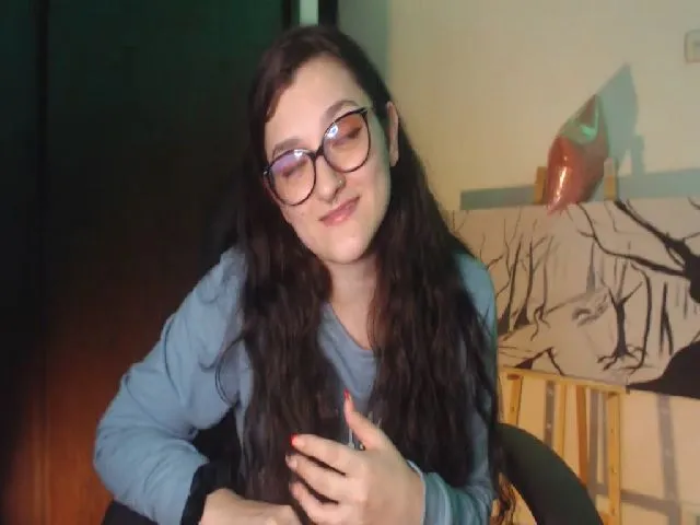 Live sex webcam photo for Miah_Peach #255275015