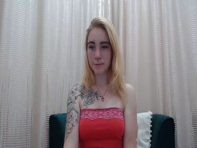 Live sex webcam photo for RedBerryy #261143312