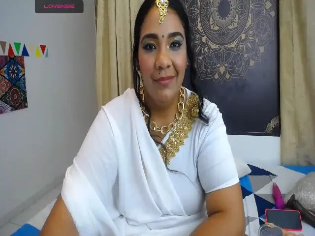 Live sex webcam photo for IndianMama #259436693