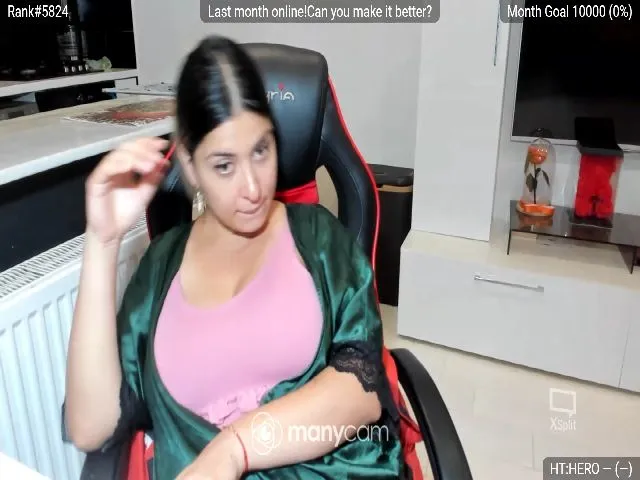 Live sex webcam photo for Littlegirl25 #255183214