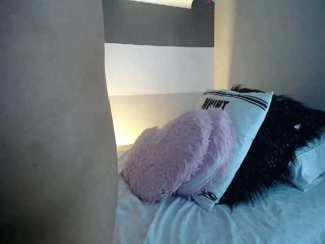 Live sex webcam photo for SUSYBALE #254131291