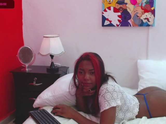 Live sex webcam photo for MollyBrown #245462277