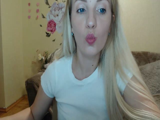 Live sex webcam photo for Amy_CuteBambi #261454057