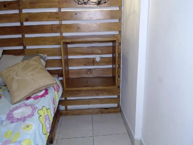 Live sex webcam photo for Katsumi_zenn #257373246