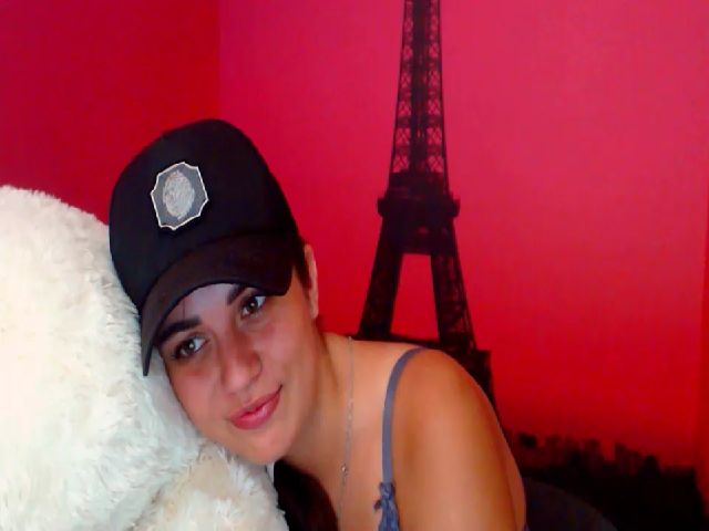 Live sex webcam photo for JordanFrank #262555704