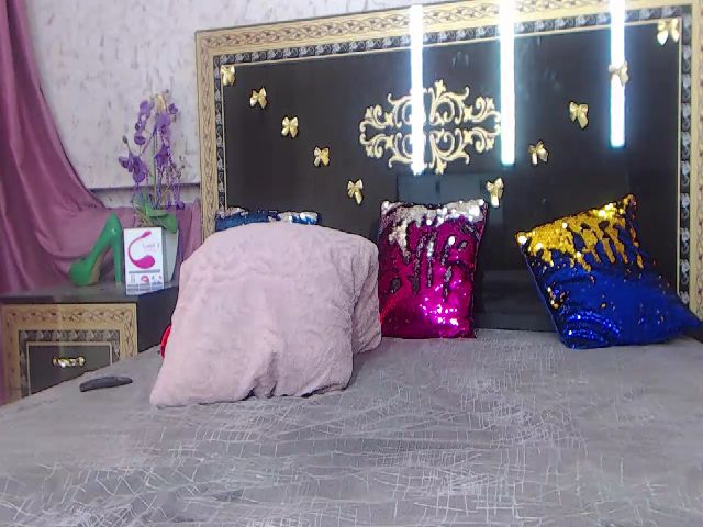 Live sex webcam photo for LyLeonor #257507902