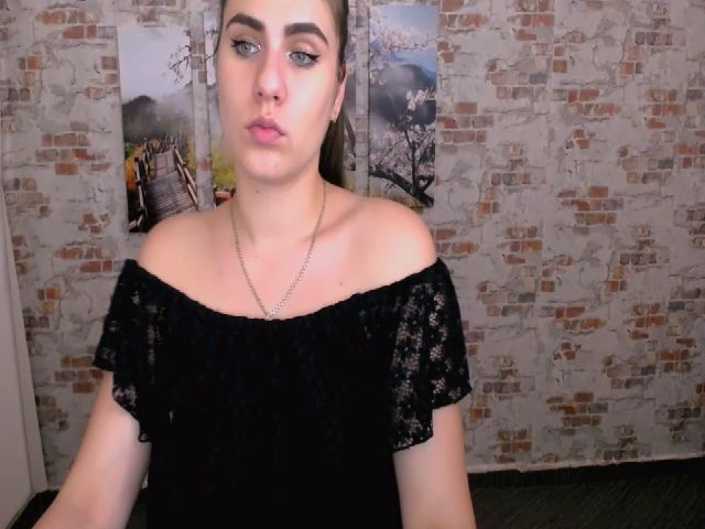 Live sex webcam photo for MollyKiss_ #254090560