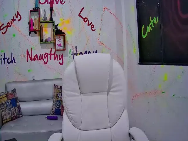 Live sex webcam photo for karla_sluttyx #261798854