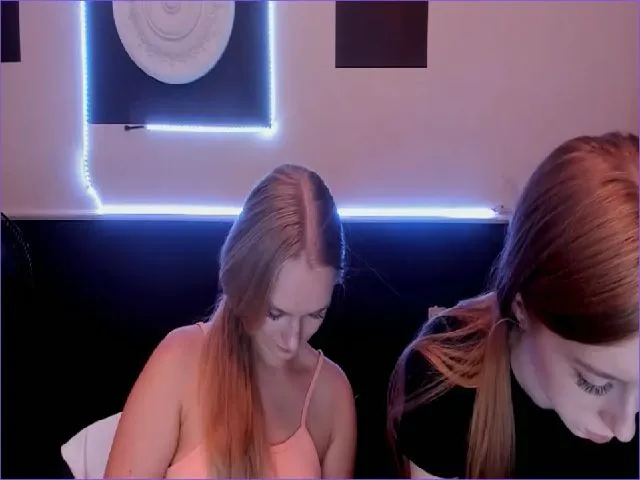 Live sex webcam photo for EmillyWillis #260676479