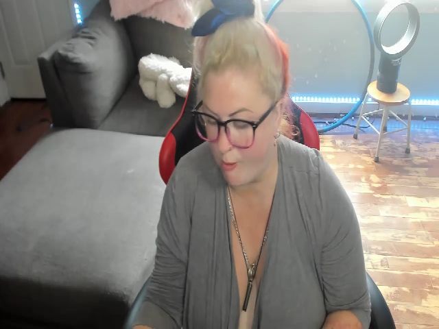 Live sex webcam photo for Janrubygirl #255720504