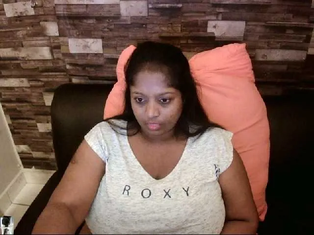 Live sex webcam photo for Indiantasha #287986021