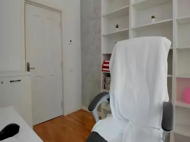 Live sex webcam photo for VanessaCroft #260618921