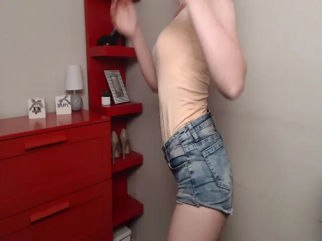Live sex webcam photo for Little_ZOE #260769556