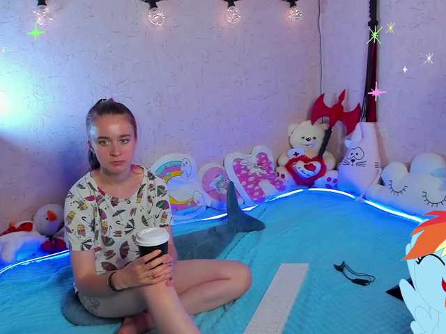 Live sex webcam photo for KiraLiLime #287989984