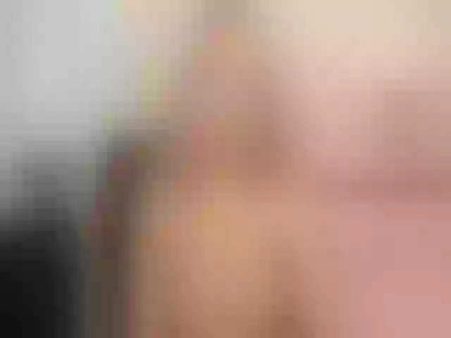 Live sex webcam photo for LoreenThornon #252385759